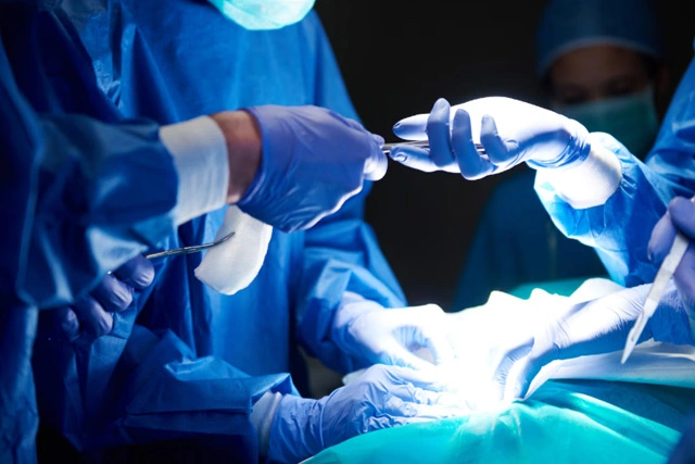 Dr. Diego García Caballero Especialista en Cirugía Laparoscópica y Cirugía Gastrointestinal